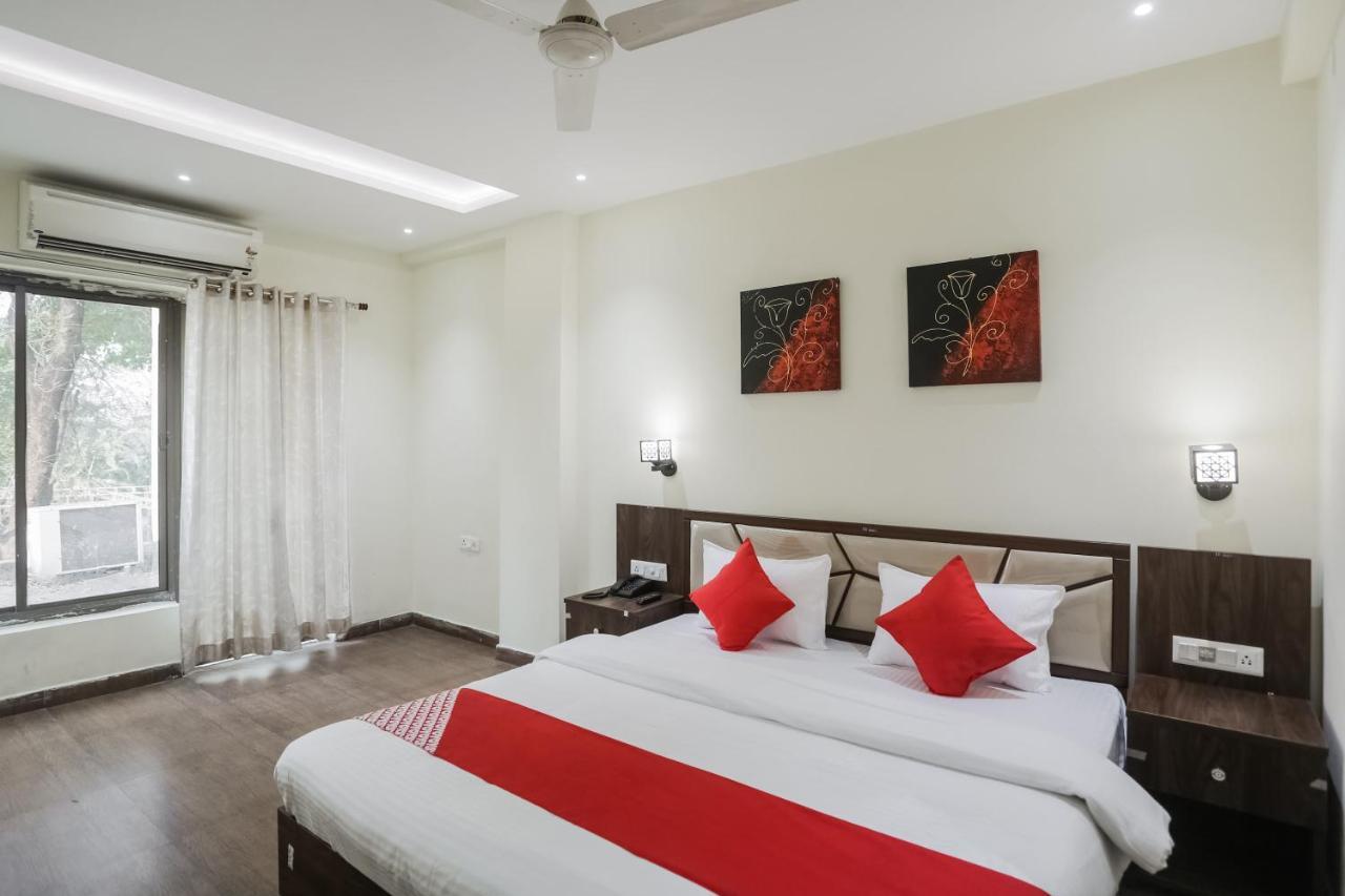 Oyo 63134 Hotel Red Queen Raigarh Dış mekan fotoğraf