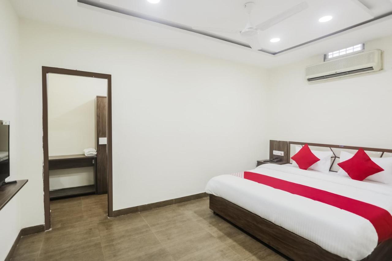 Oyo 63134 Hotel Red Queen Raigarh Dış mekan fotoğraf